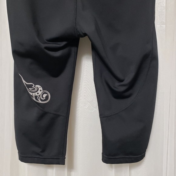 Qty (2) Athleta Sz Small Style 862108 Reflective Crop Leggings - Picture 7 of 16